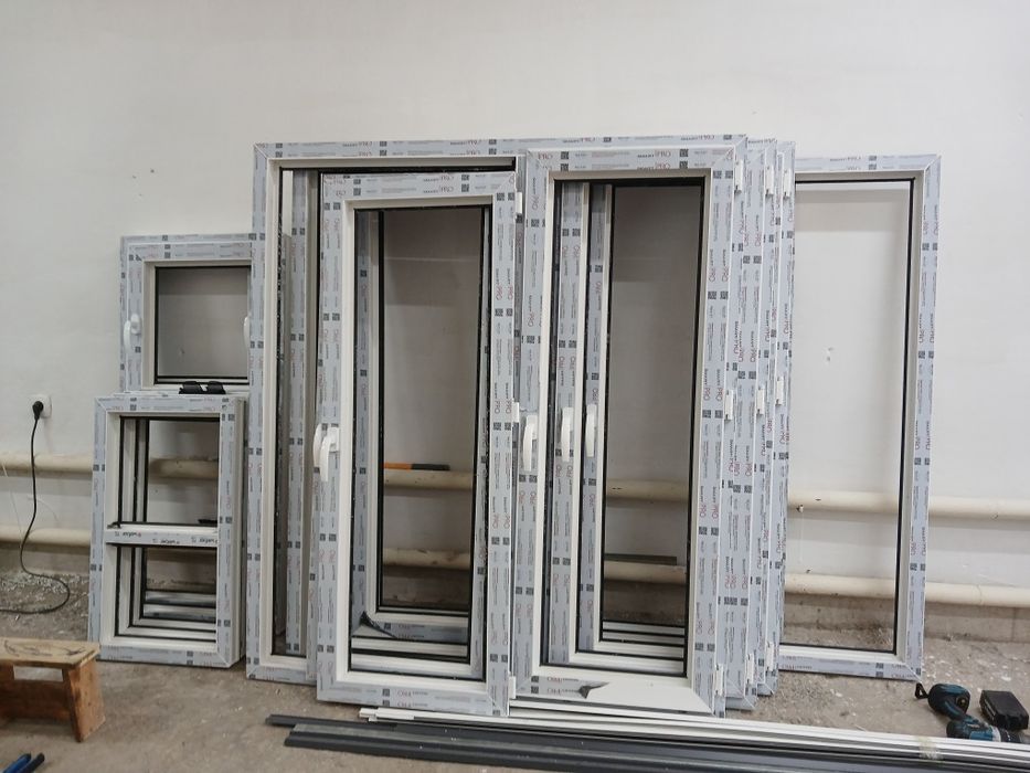 Пласти окна и дверь