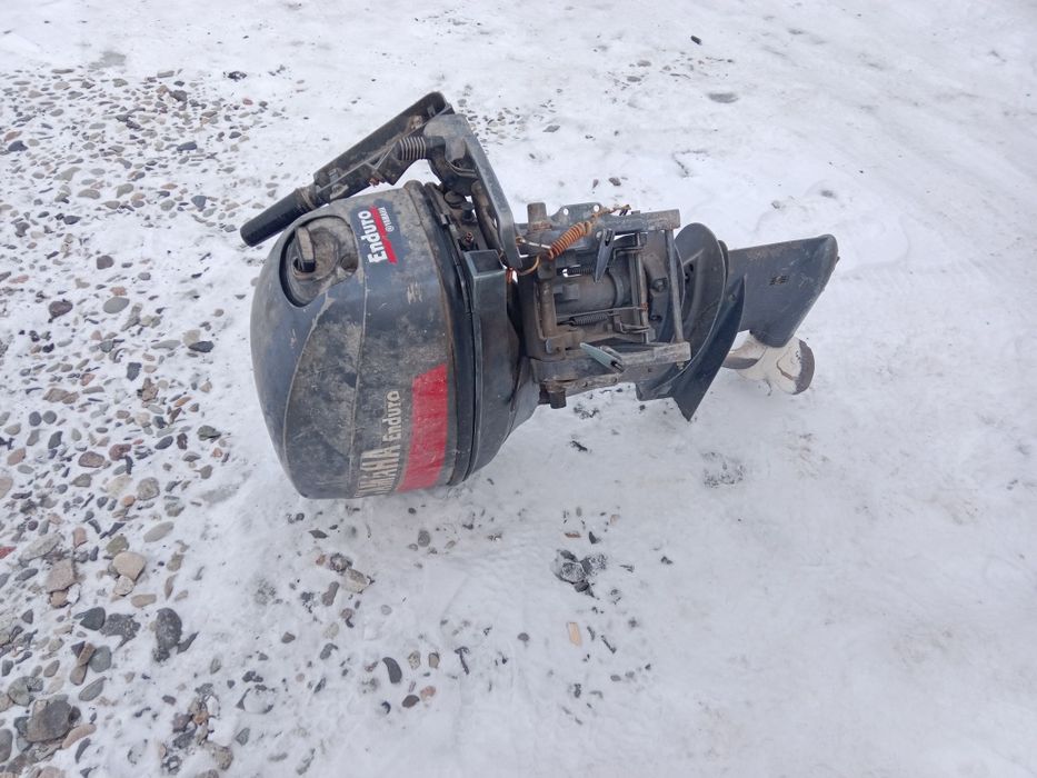 Продам Ямаха 40 лодочный мотор.