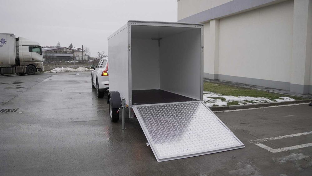 Remorca furgon carosata, usa rampa 750kg, RAR inclus, nr rosii incluse