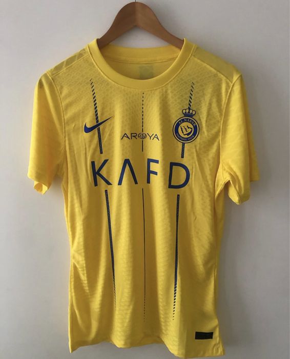 Футболна тениска „Л”