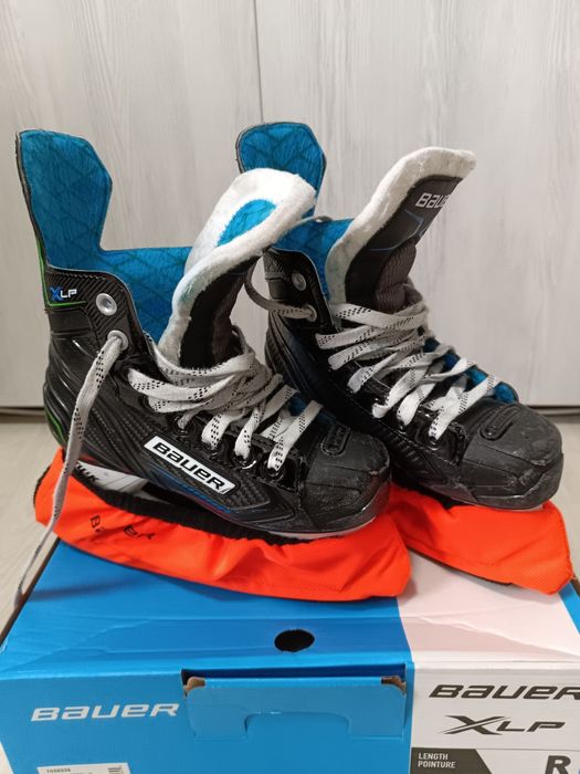 Продам коньки хоккейные детские