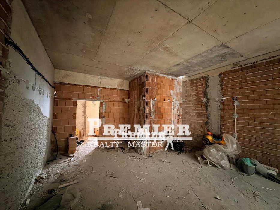 Продава се Хотел в Поморие - 430 кв.м за 415 €/кв.м - Снимка #2