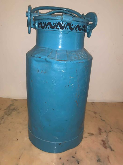 Recipient de lapte traditional