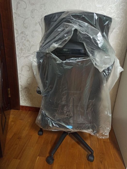Продам офисное кресло. Механизмы качания и регулировки высоты. Новое