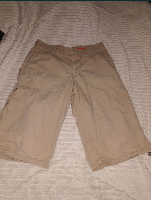 Pantaloni scurți 3/4 Hugo Boss original 32