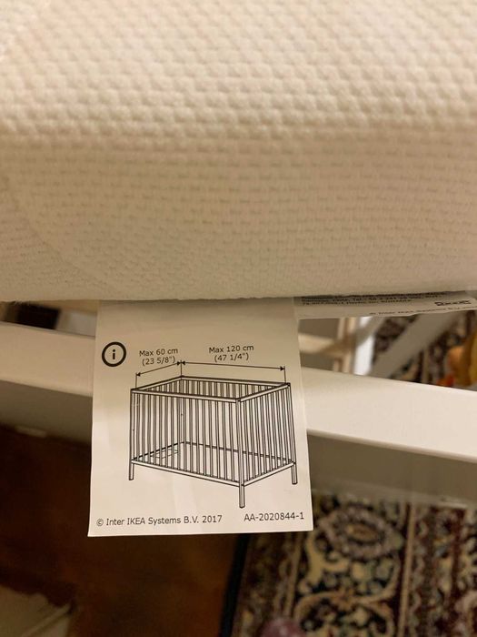 Детска кошара от Икея с чекмедже и извадени нарочно ламели и матрак