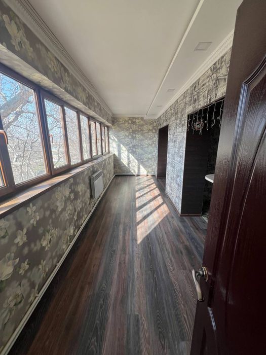 Продается квартира 3 комнатная 4 этаж кирпичный дом 77 серия