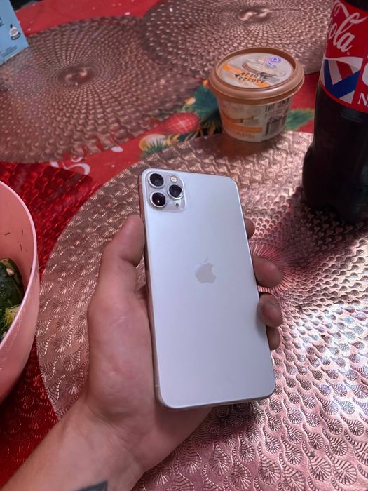 Айфон 11 pro max 64гб