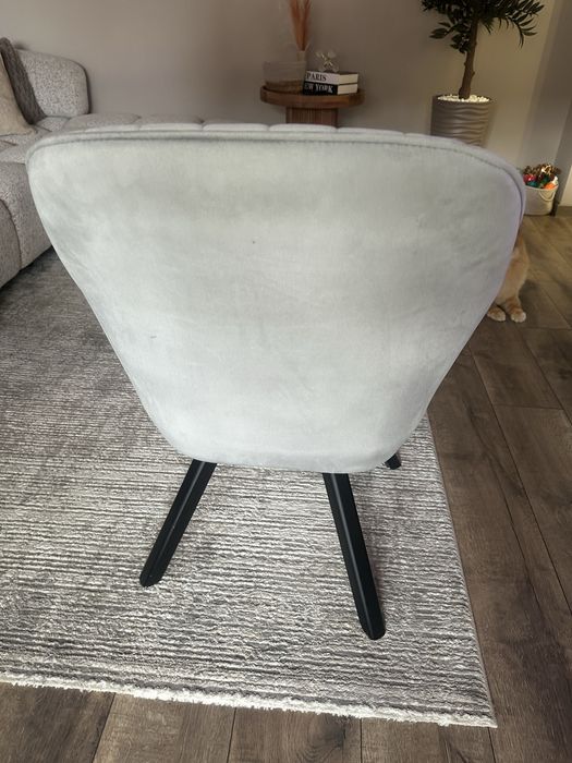 Кресло сиво кадифе