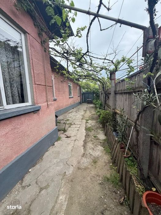 Casa batraneasca – teren 339 mp, zona Campia Islaz
