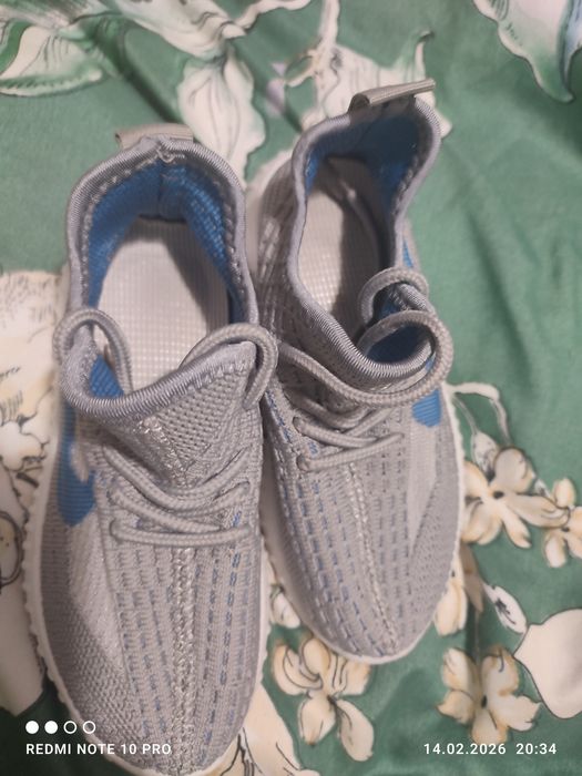 Продам детскую обувь