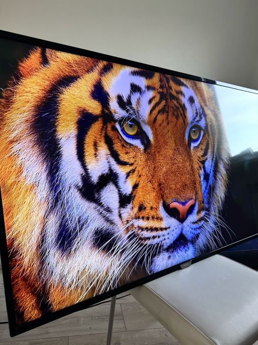 Телевизор 4К Philips smart tv 140cm