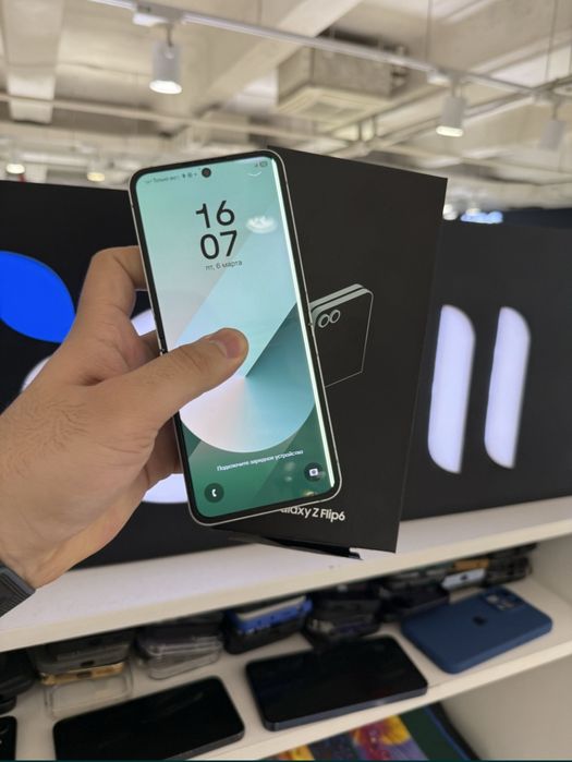 Samsung galaxy flip 6