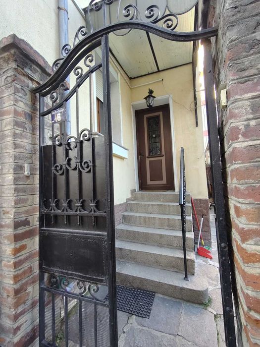 Продава се Етаж от къща в Пловдив, Старият град - 74 кв.м за 2460 €/кв.м - Снимка #1