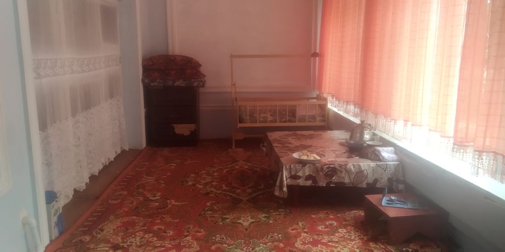 4 xonaliy uy sotiladi