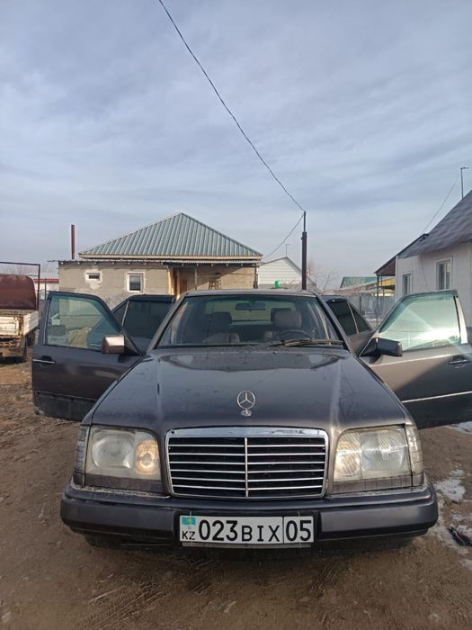 Мерседес 124ешка