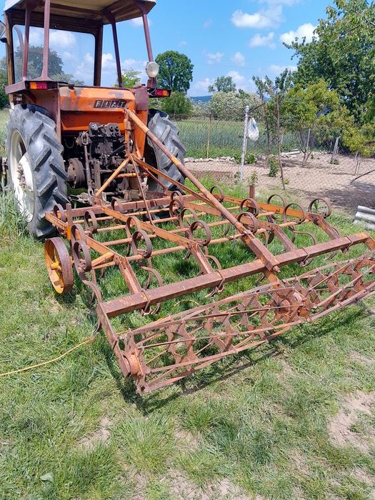 Combinator agricol cu tăvălug