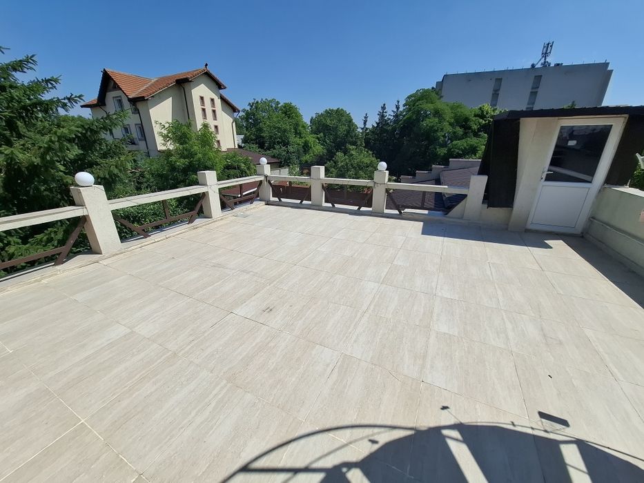 Casa S+P+1+M Drumul taberei Prelungirea Ghencea  Ghidiceni 500m teren