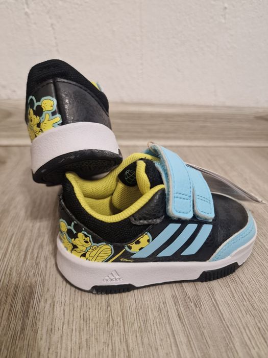 Adidas маратонки 20 размер