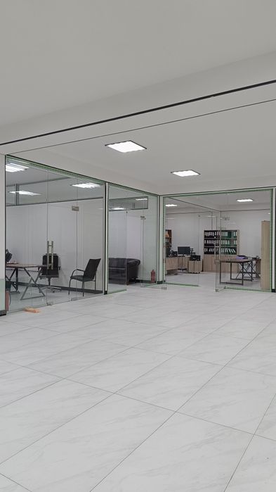 Стеклянный перегородки витражи