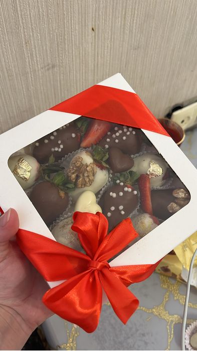 Свежая клубника ))