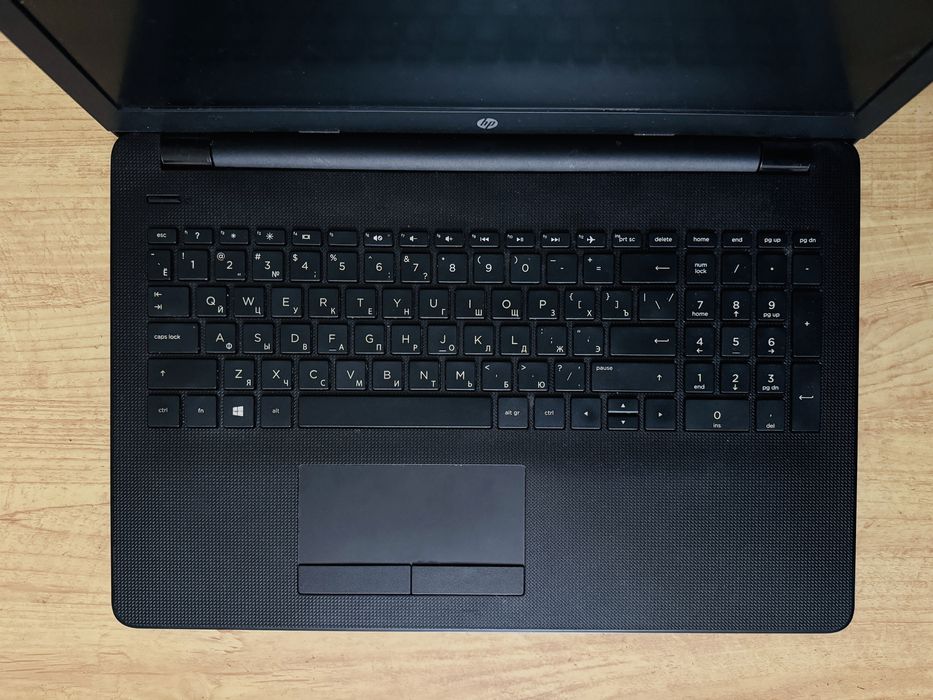 Ноутбук HP, SSD, аккумулятор держит