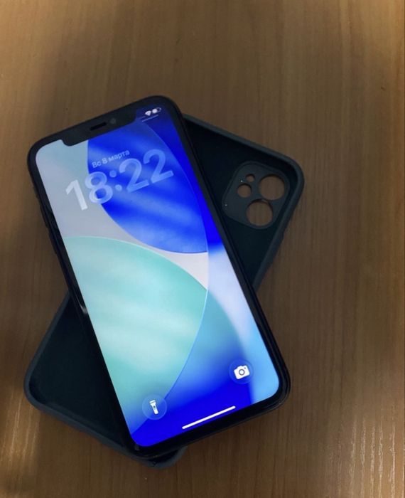 Продам айфон 11