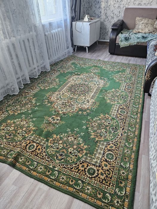 Продам натуральный  ковер 3×5размер б/у