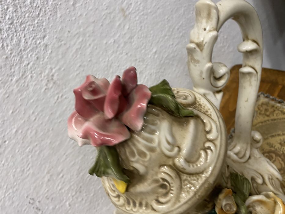 Голяма италианска кана от порцелан каподимонте