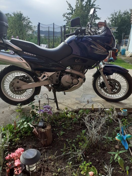 Motocicleta Suzuki Freewind 650