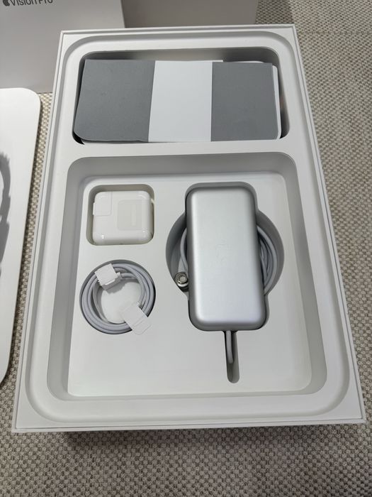 Aplle vision pro 1 tb