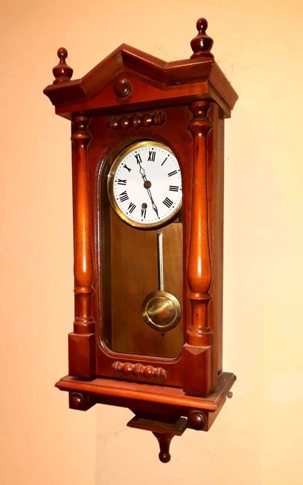 ceas  de perete cu pendul
