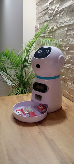 Автоматична хранилка за животни