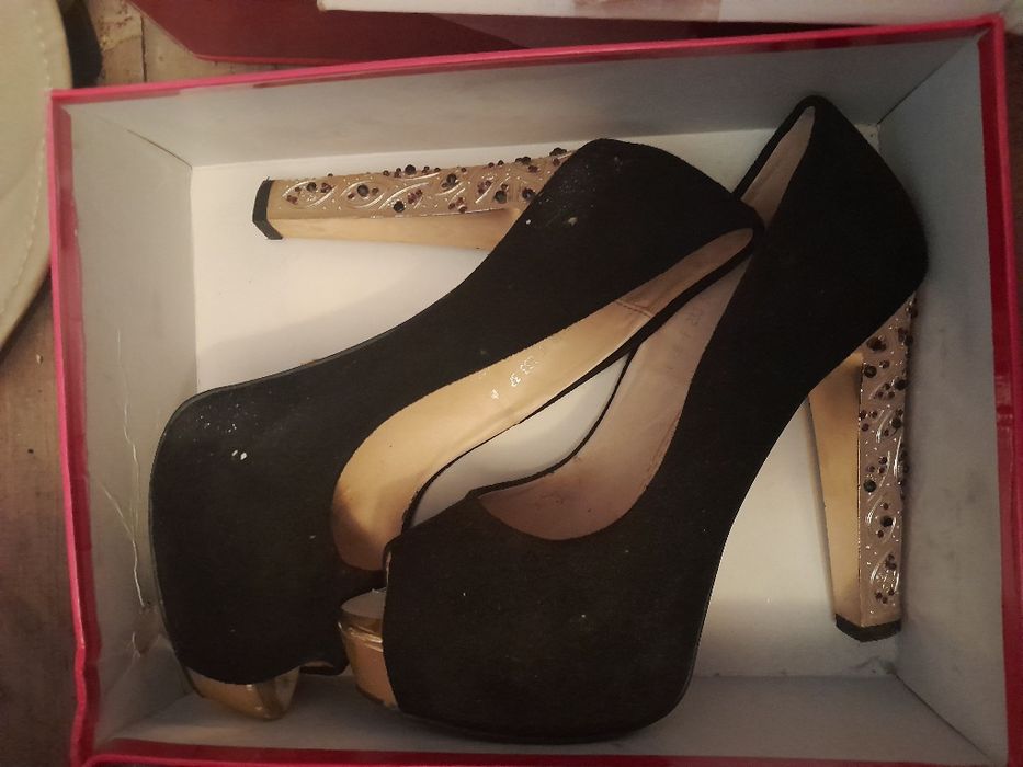 Продам женскую обувь