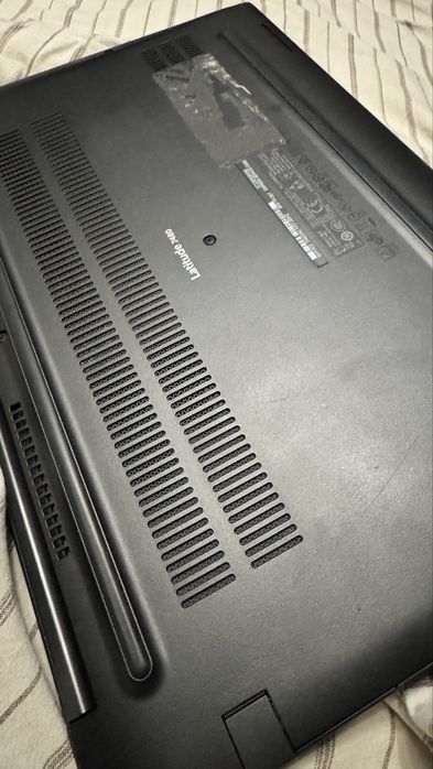 Лаптоп Dell, touchsreen