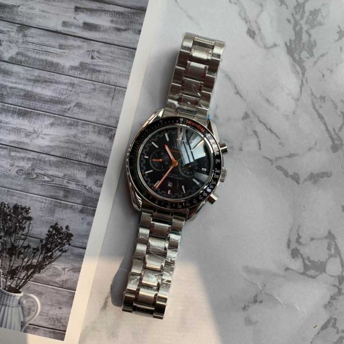 Omega Speedmaster Racing cu mecanism quartz