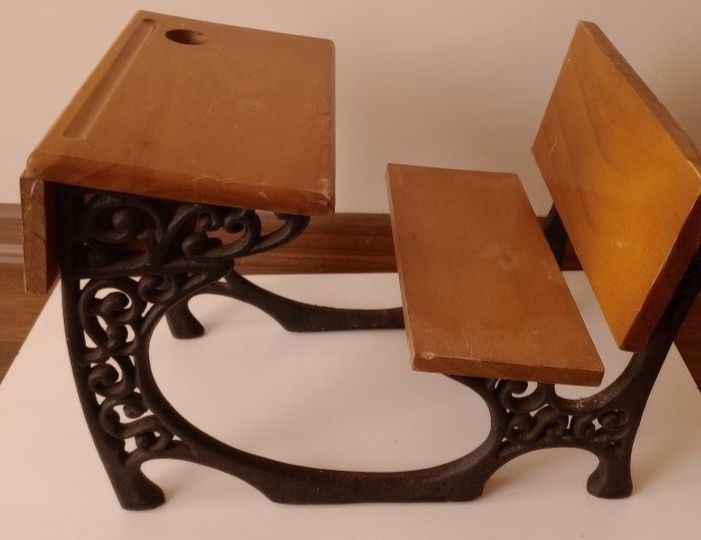 Малък Декоративен Ученически Чин