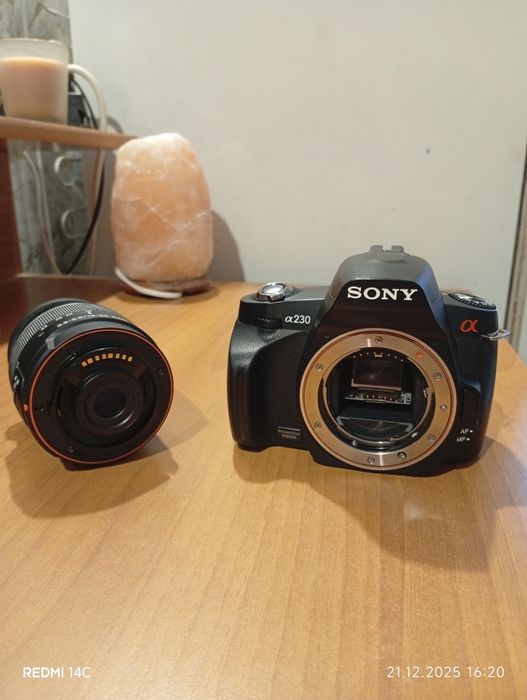 Sony Alpha a230 + обектив 18–55mm – отлично състояние