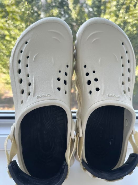 Продам оригинальные crocs