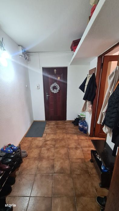 Apartament cu 2 camere de vânzare în Curtea de Argeș.