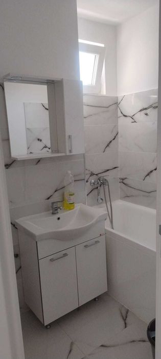 Apartament cu 2 camere de închiriat – renovat recent
