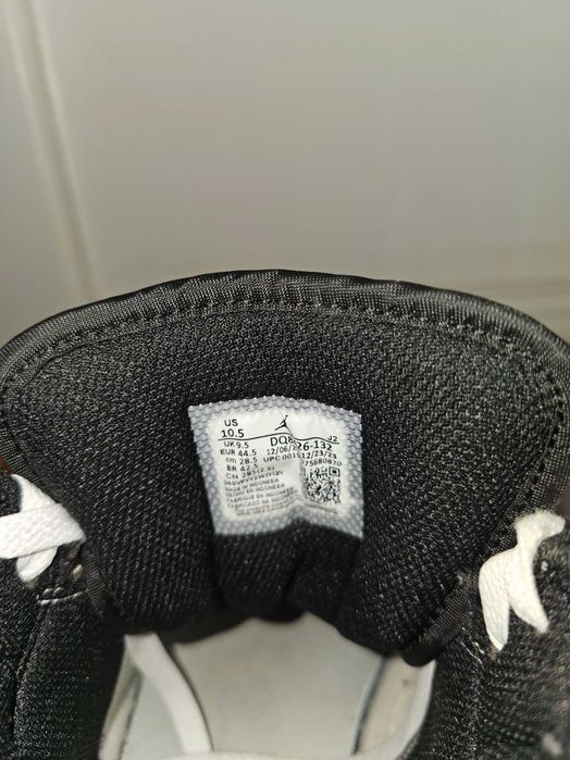 Vand JORDAN AIR 1 MID in stare foarte buna, purtati de maxim 3-4 ori