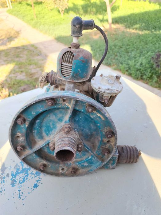 Продается мини мотопомпа, советская!