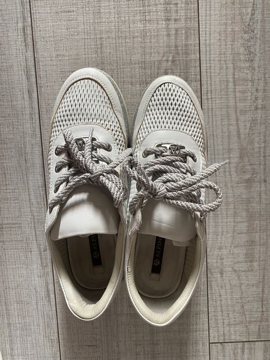 Сникърси естествена кожа