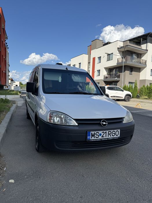 Opel Combo 2011.