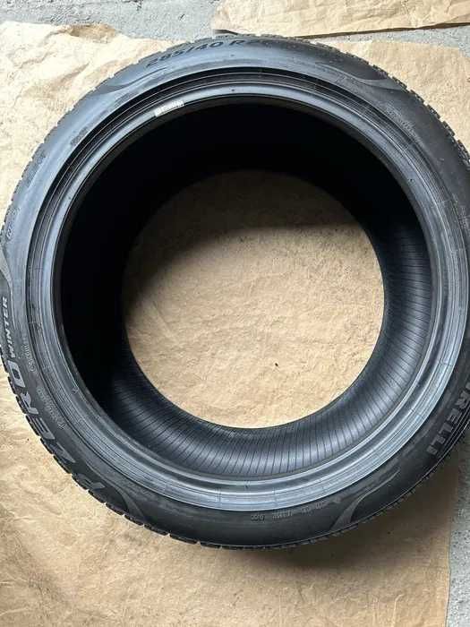 285/40 R20 Pirelli P ZERO WINTER Dot 2722