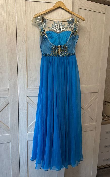 Платье вечернее...