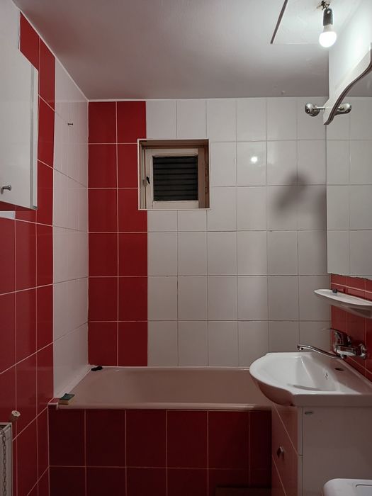 Vând apartament 3camere in Sângeorgiu de Mureș in centru