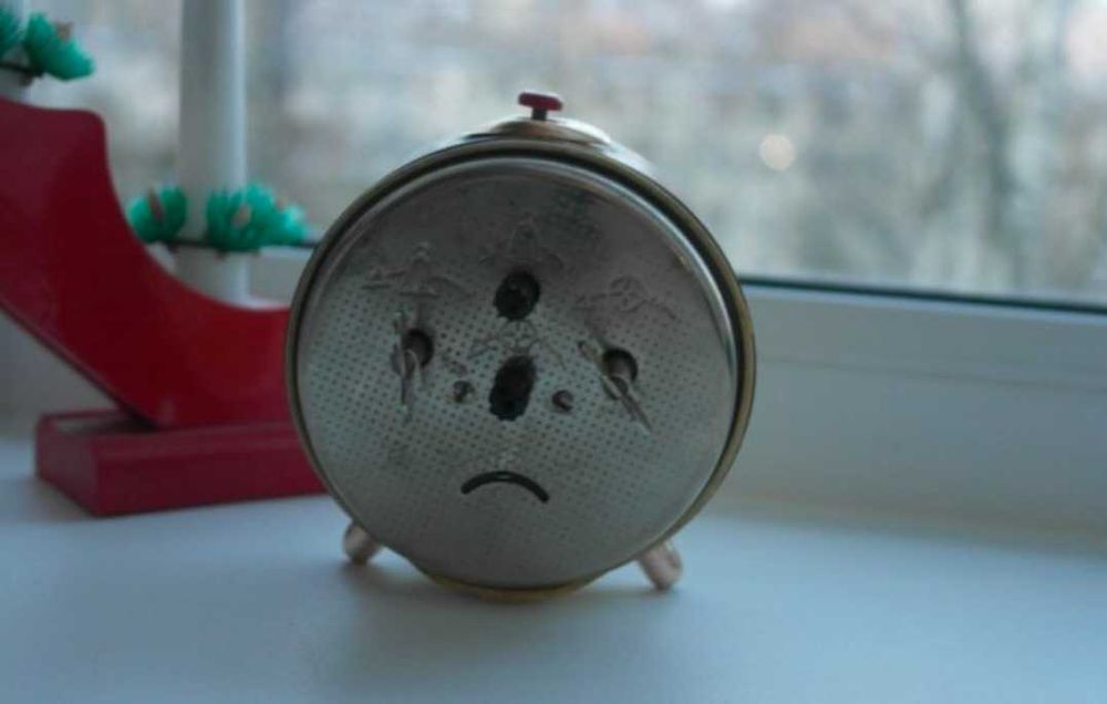 Часы будильник "Витязь", механика. СССР