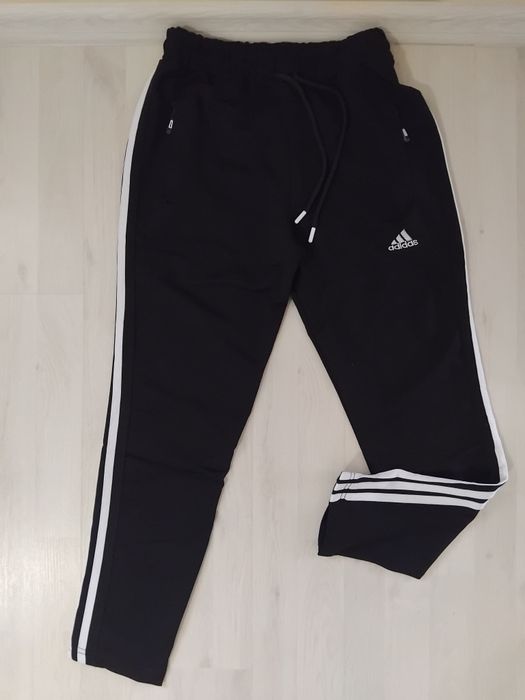 Pantaloni Nike si Adidas
